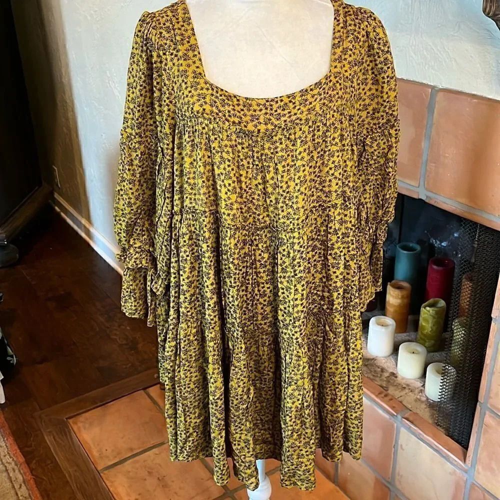Easel Green Tea Square Neck Printed Rayon Challie Tiered Ruffle Pleated Dress, S